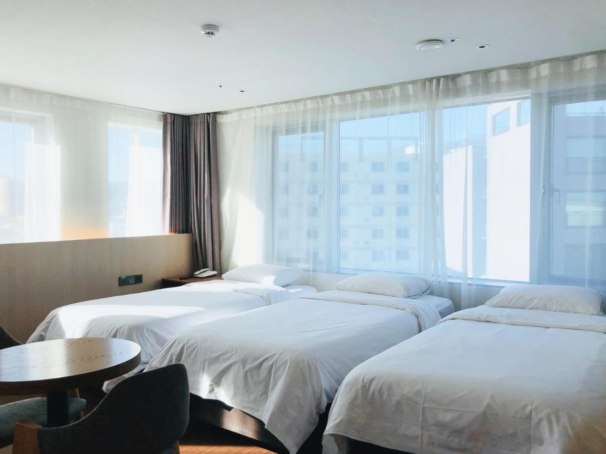 The First70 Hotel Seogwipo Dış mekan fotoğraf