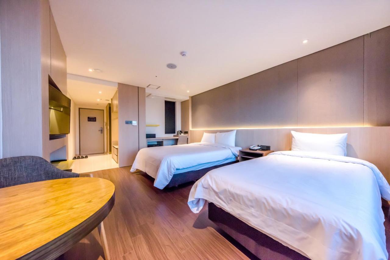 The First70 Hotel Seogwipo Dış mekan fotoğraf