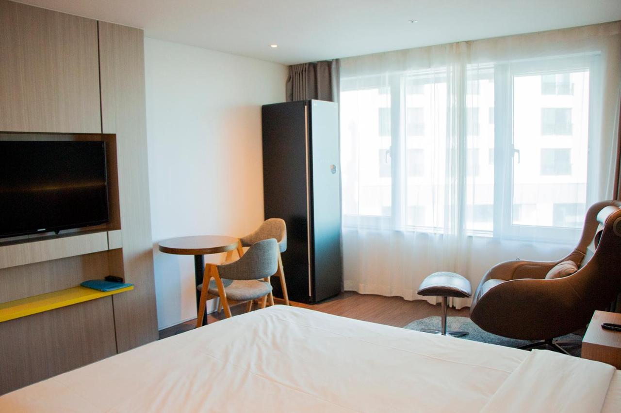 The First70 Hotel Seogwipo Dış mekan fotoğraf
