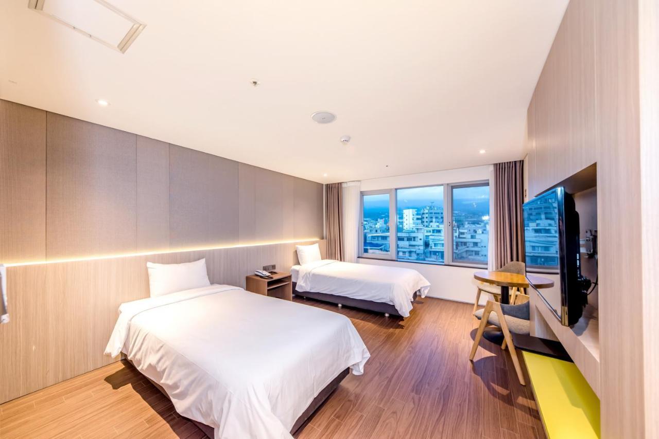 The First70 Hotel Seogwipo Dış mekan fotoğraf